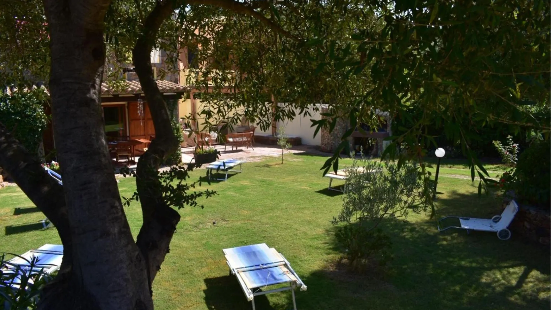 Villa Giada Domus De Maria 0*,